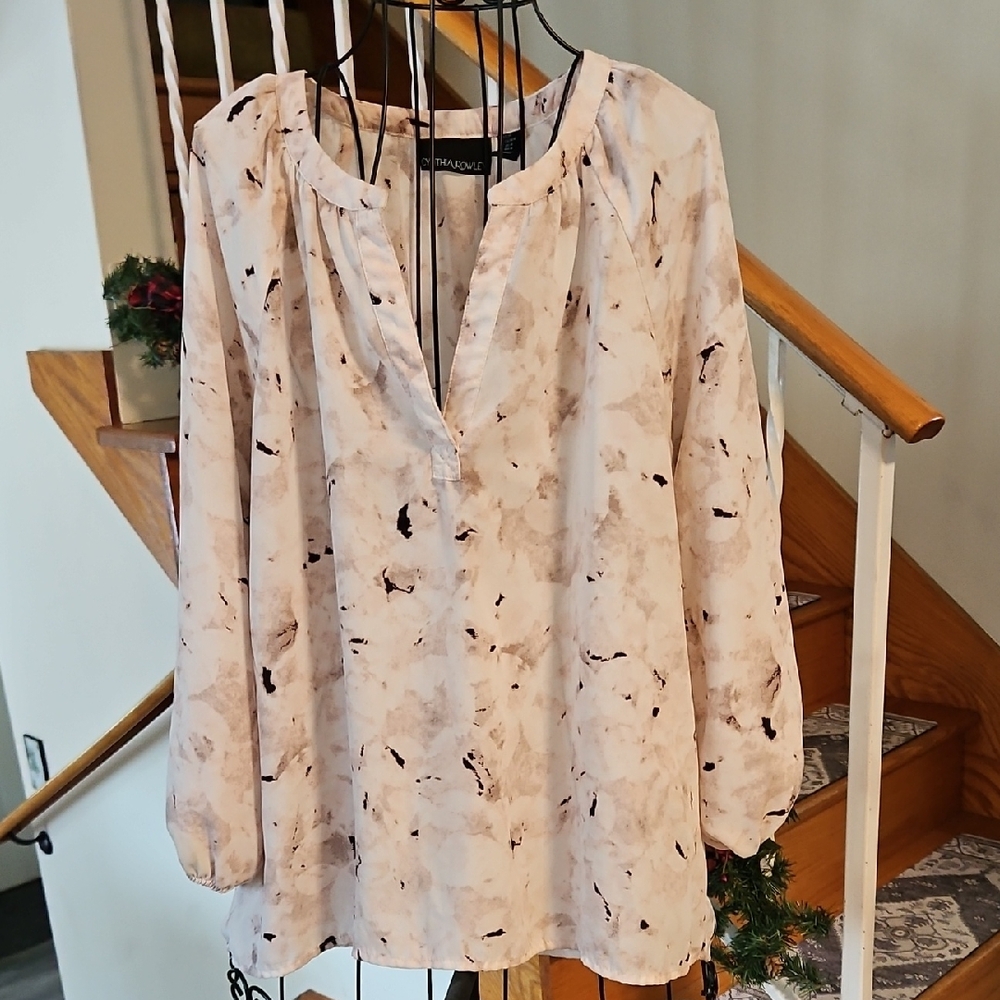 👚Cynthia Rowley Abstract Print Blouse